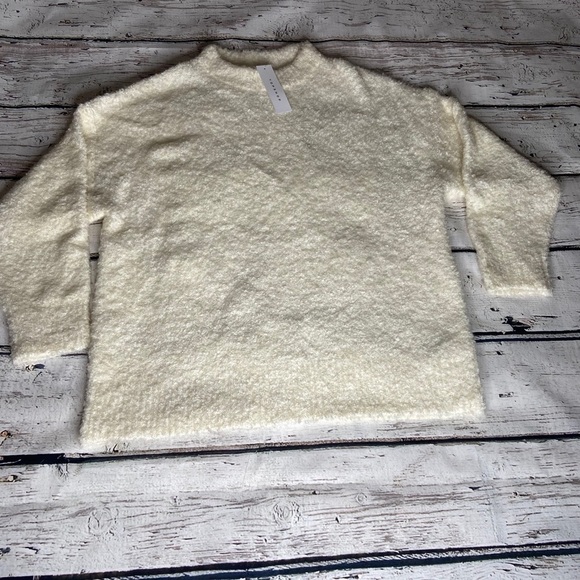 Topshop Cream Boucle Mock Neck Sweater Size 8-10 - Picture 2 of 7